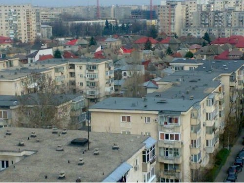 atentie-la-hotii-de-pe-acoperis