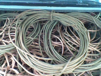 au-furat-cablul-telefonic-din-comuna