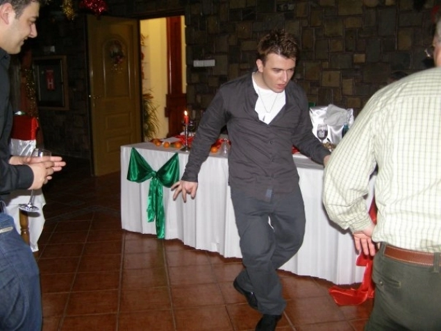 baiatul-lui-isarescu-se-rupe-in-figuri