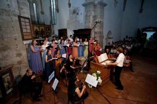 biserica-de-gheata-va-fi-inaugurata-de-corul-bach-din-brasov