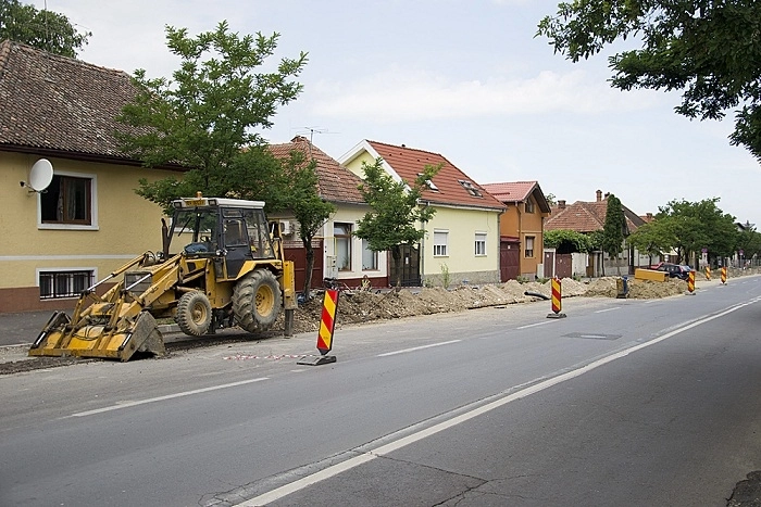 brasov-feldioara-sacele-harman-si-sanpetru-vor-beneficia-de-retele-noi-de-apa-si-canalizare-din-bani-europeni