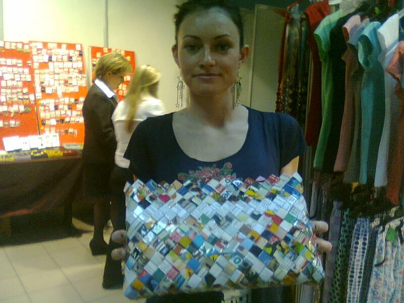 brasov-posete-confectionate-din-hartie-la-itc-vezi-cat-costa