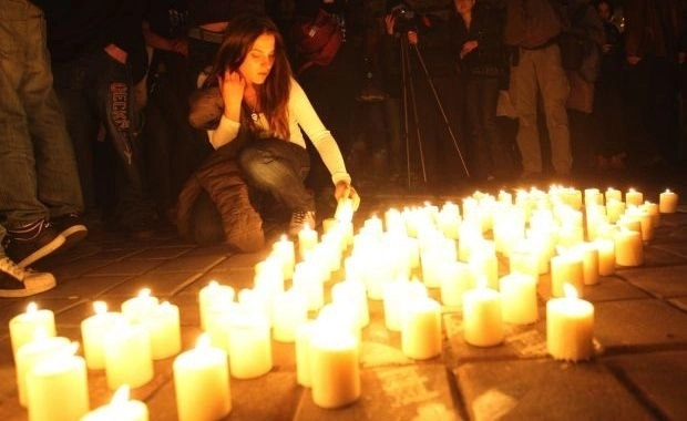 brasovul-stinge-luminile-de-ora-pamantului