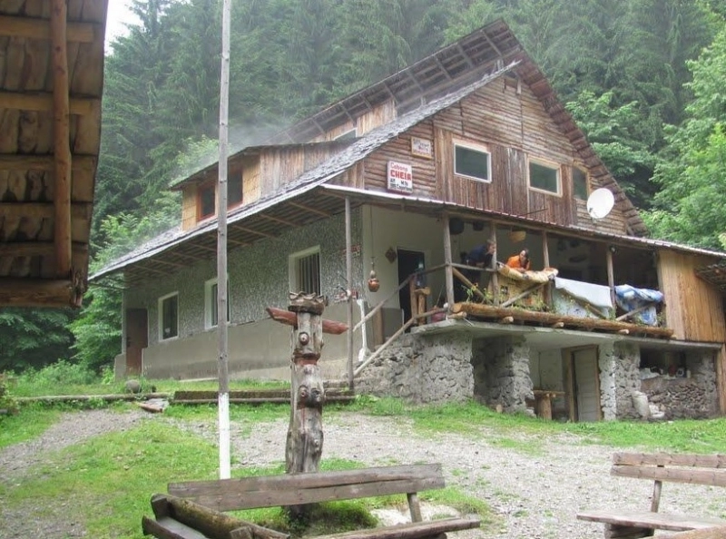 cabana-cheia-scoasa-la-vanzare-cu-500000-de-lei