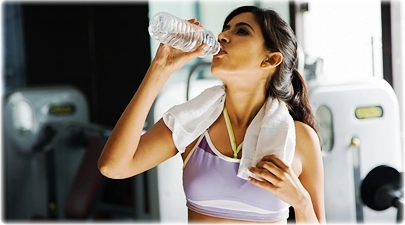 ce-cantitate-de-apa-este-bine-sa-bei-inainte-de-antrenament