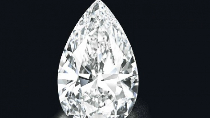 cel-mai-mare-diamant-pur-incolor-din-lume-vandut-la-un-pret-record