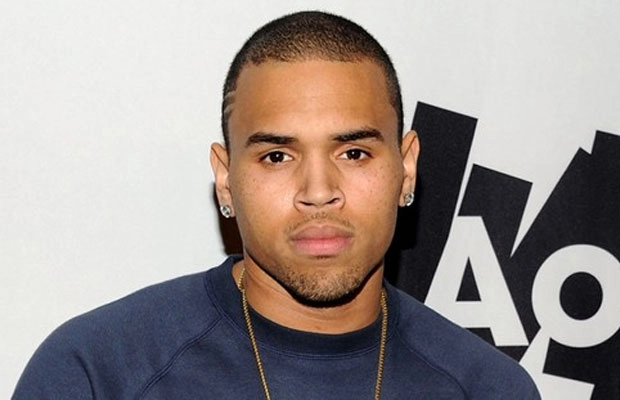 chris-brown-obligat-sa-se-interneze-90-de-zile
