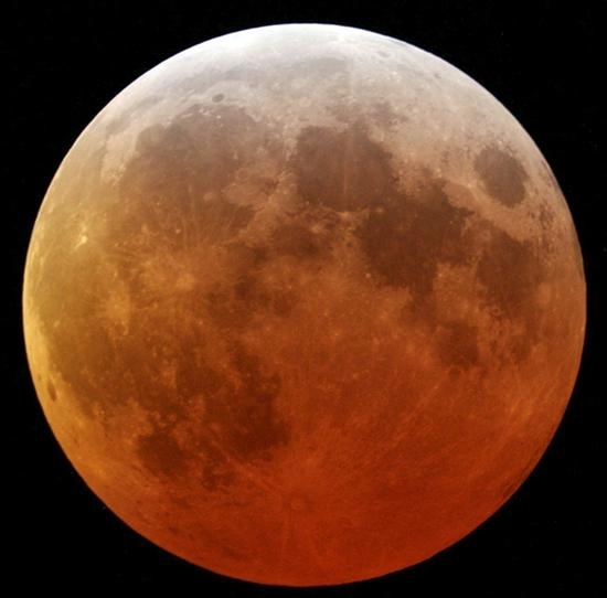 ciocnire-cosmica-aproape-de-terra