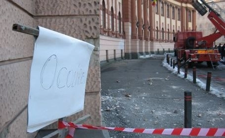 circulatia-pietonilor-prin-fata-prefecturii-brasov-intersiza