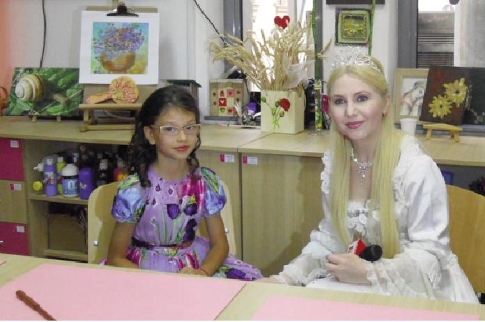 cleopatra-stratan-invitata-la-emisiunea-tortul-de-ciocolata