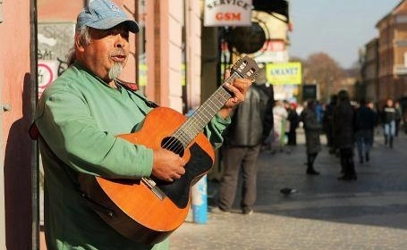 concert-cu-trubadurul-de-pe-republicii