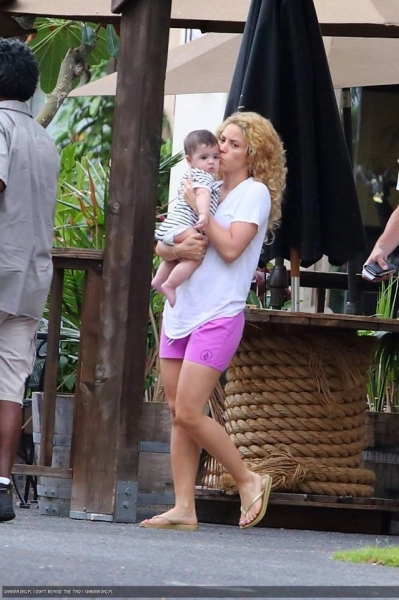 cum-sia-petrecut-shakira-vacanta