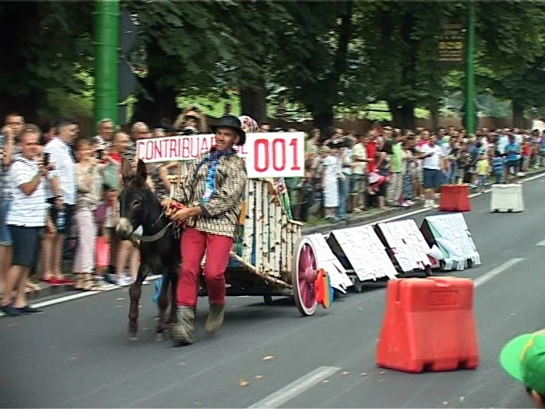 cursa-trasnitilor-magarusul-si-carul-cu-taxe-si-impozite-galerie-foto