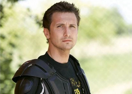 dani-otil-la-un-pas-de-moarte-dupa-ce-a-fost-atacat-de-o-ursoaica