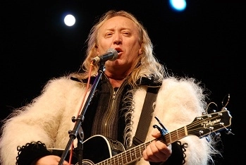 de-ce-nu-va-canta-stefan-hrusca-colinde-anul-acesta-in-romania