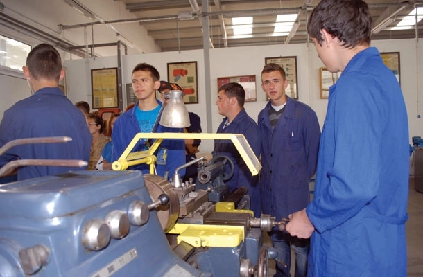 din-toamna-va-infiintata-scoala-profesionala-si-la-transporturi