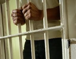 doi-condamnati-la-inchisoare-bagati-dupa-gratii