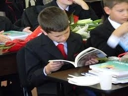 elevii-sau-intors-la-cursuri