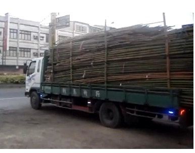 faza-zilei-cum-se-descarca-un-camion-in-taiwan-video