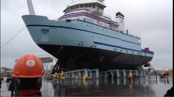 faza-zilei-cum-se-lanseaza-un-ditamai-vapor-la-mare-video