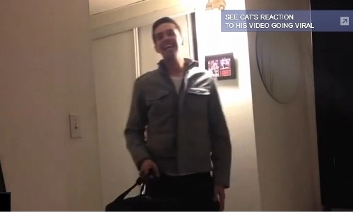 faza-zilei-reactie-incredibila-a-pisicii-caresi-vede-stapanul-plecat-de-6-luni