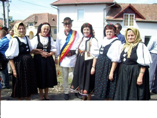 fiii-satului-la-palos-cata