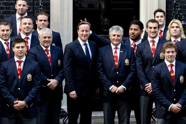 ia-pus-coarne-lui-david-cameron-