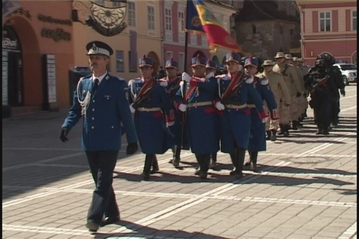 jandarmii-spectacol-la-superlativ-in-piata-sfatului