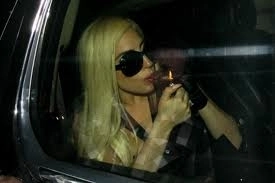 lady-gaga-a-fumat-marijuana-ajungeam-la-15-tigari-in-fiecare-zi