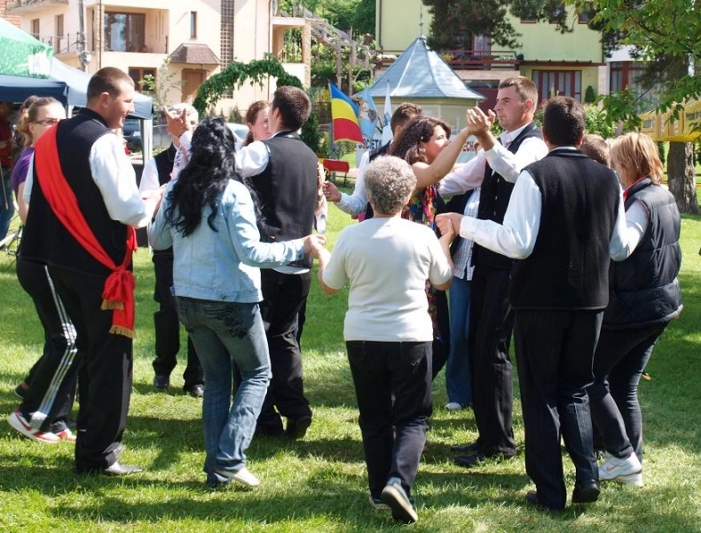 maialul-junilor-brasovecheni-de-la-crucea-de-langa-foisor-