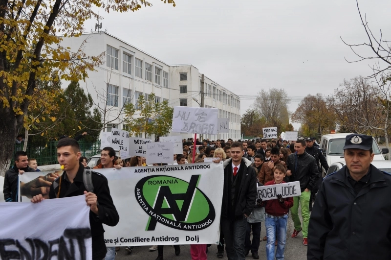 marsul-antidrog-se-amana