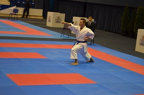 medalii-pentru-karateka-brasoveni