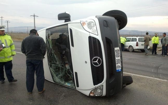 microbuz-rastunat-pe-dn1