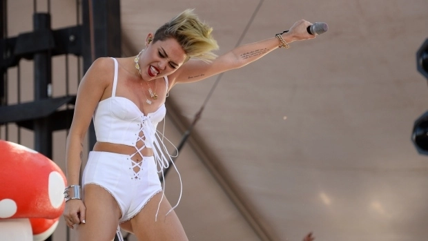 miley-cyrus-porno-pe-scena
