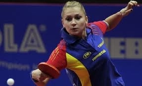 modesti-la-masa-de-tenis