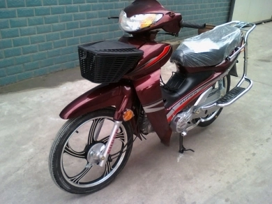 mopedist-prins-fara-permis-de-conducere