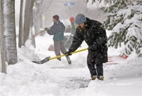 ninsori-si-viscol-luni-in-aproape-toata-tara