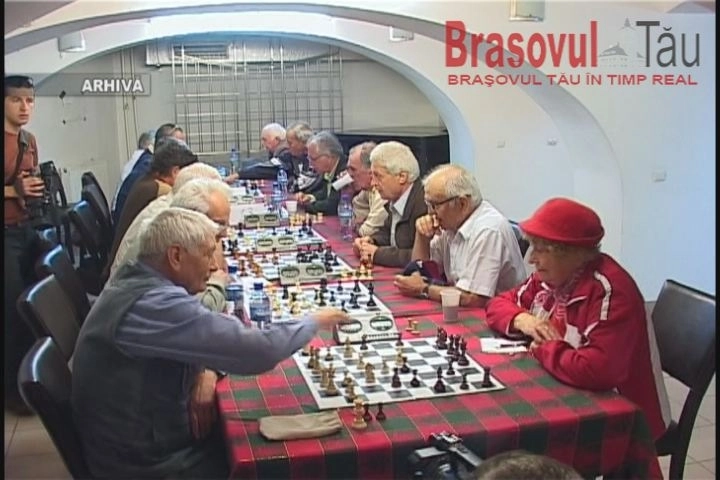 pe-5-si-6-noiembrie-pensionarii-brasoveni-se-bat-la-sah