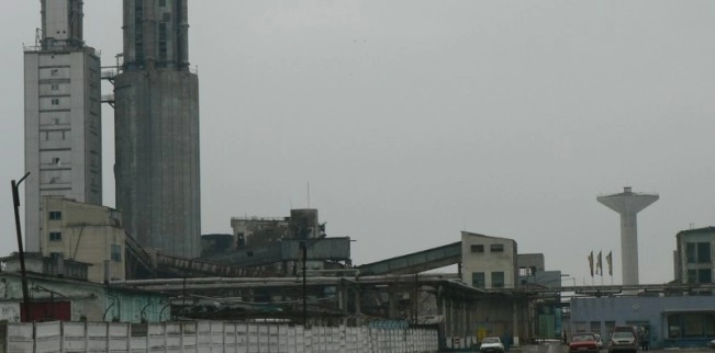 platforma-nitramonia-atrage-hotii