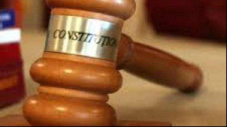 pro-democratia-dezbatere-despre-viitoarea-constitutie-a-romaniei