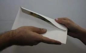 profesorul-care-lua-mita-ramane-fara-slujba