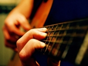 recital-de-chitara-la-muzeul-casa-muresenilor