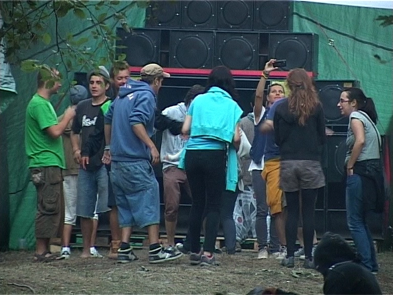 reggae-pon-di-hills-la-teliu-video