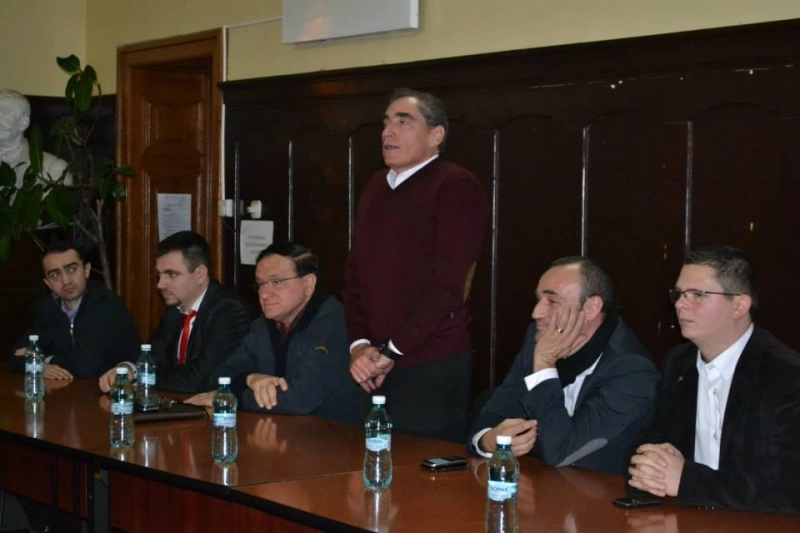 revolutia-vazuta-de-pe-baricade