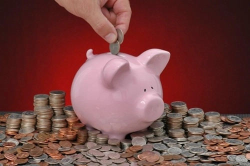 romanii-sau-imprumutat-mai-putin-si-au-economisit-mai-mult