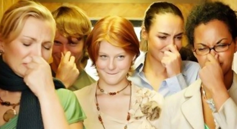 rusinos-efectul-jenant-pe-care-il-produce-mestecatul-gumei