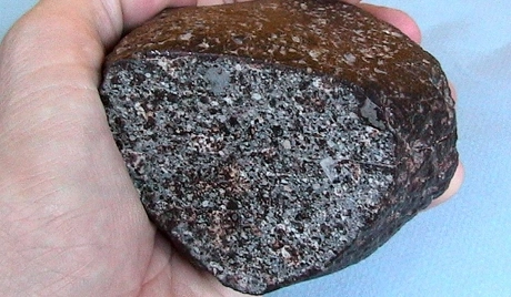 sa-descoperit-un-nou-meteorit-in-romania