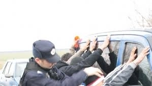 sase-hoti-de-lemne-din-sacele-au-fost-prinsi-de-politisti