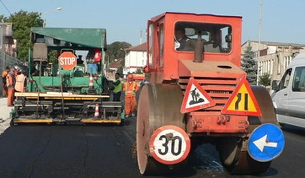 se-asfalteaza-in-comuna-jibert