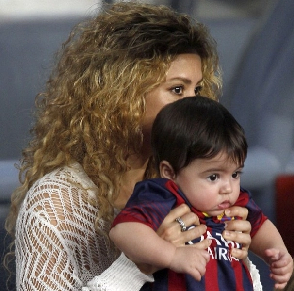 shakira-sia-dus-copilul-la-meci